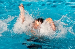 boy-drowning-in-pool